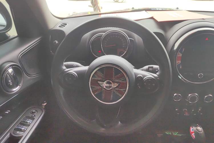 Used MINI Countryman 2017 1.5T COOPER Interior 5