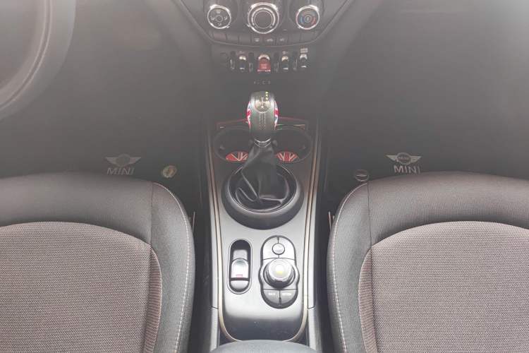 Used MINI Countryman 2017 1.5T COOPER Interior 7