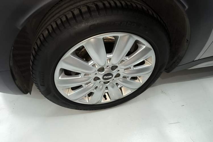 Used MINI Countryman 2017 1.5T COOPER ALL4 Traveler Left Front Wheel Hub