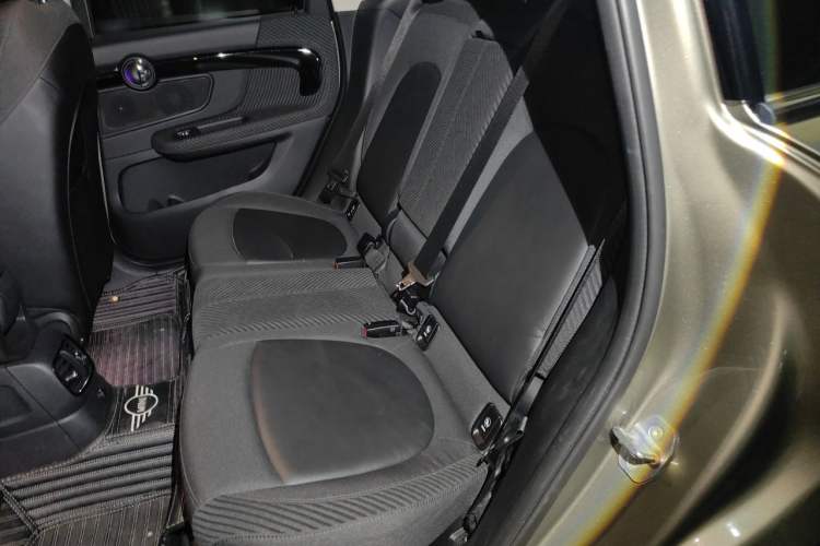 Used MINI Countryman 2017 1.5T COOPER ALL4 Traveler Left Rear Seat
