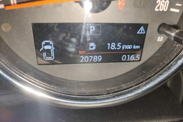 Used MINI Countryman 2017 1.5T COOPER ALL4 Traveler Odometer Close Up