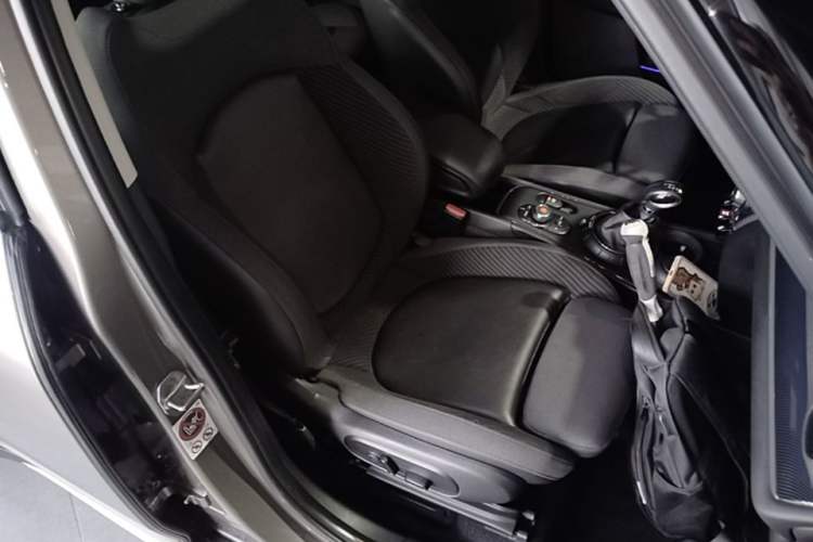 Used MINI Countryman 2017 1.5T COOPER ALL4 Right Front Seat