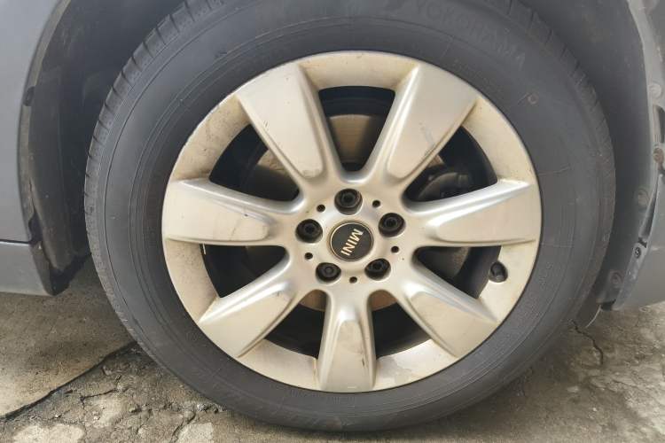 Used MINI Countryman 2017 1.5T COOPER ALL4 Right Front Wheel Hub