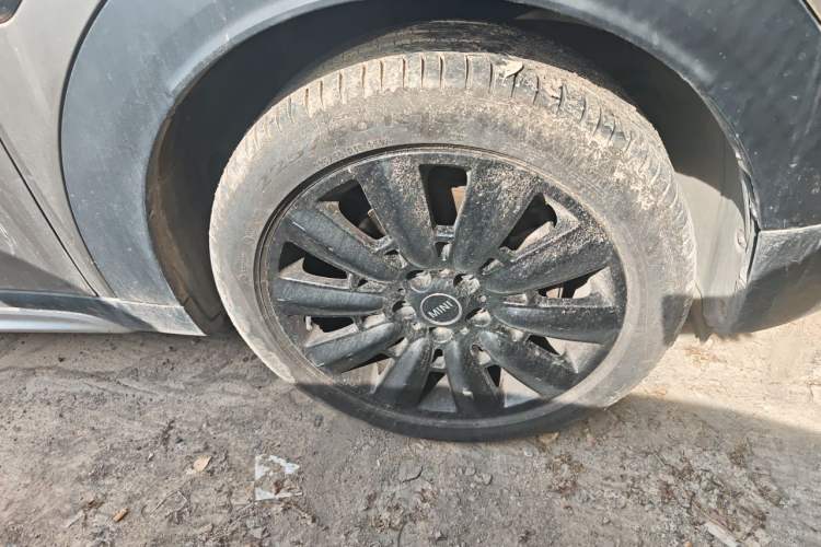 Used MINI Countryman 2017 1.5T COOPER ALL4 Traveler Right Front Wheel Hub