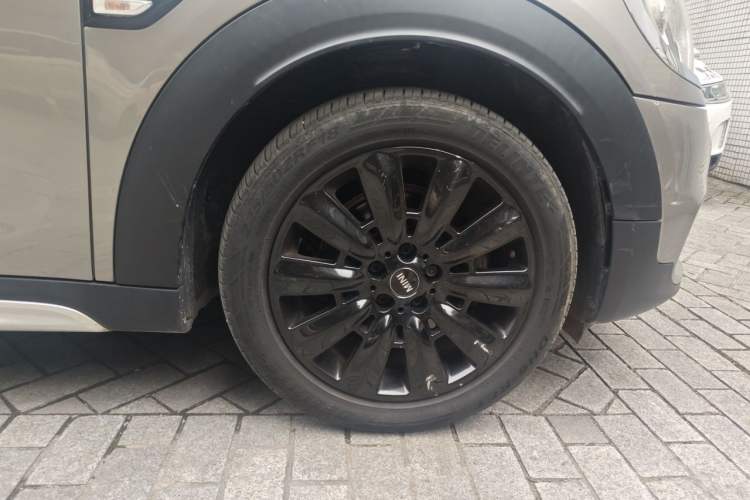 Used MINI Countryman 2017 1.5T COOPER ALL4 Traveler Right Front Wheel Hub
