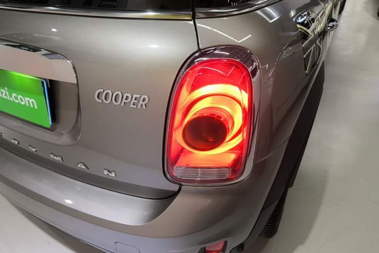 Used MINI Countryman 2017 1.5T COOPER ALL4 Traveler Right Rear Taillight