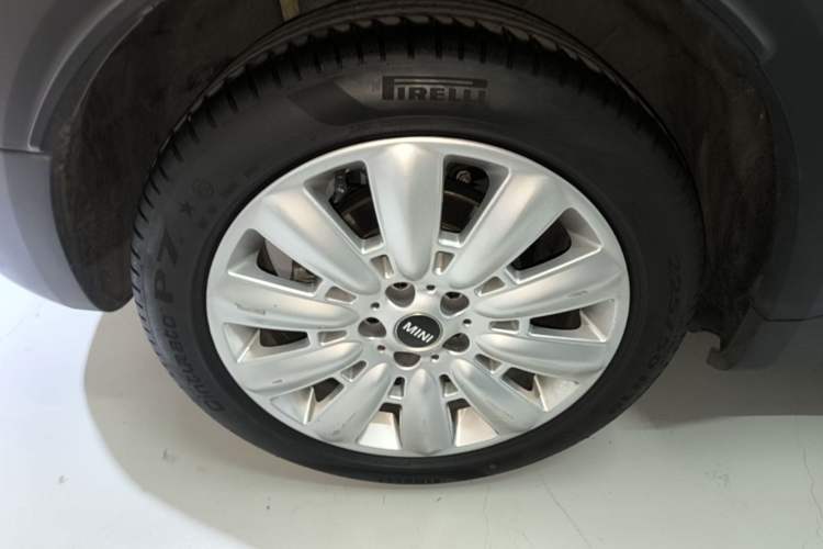 Used MINI Countryman 2017 1.5T COOPER ALL4 Traveler Right Rear Wheel Hub