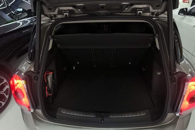Used MINI Countryman 2017 1.5T COOPER ALL4 Traveler Trunk