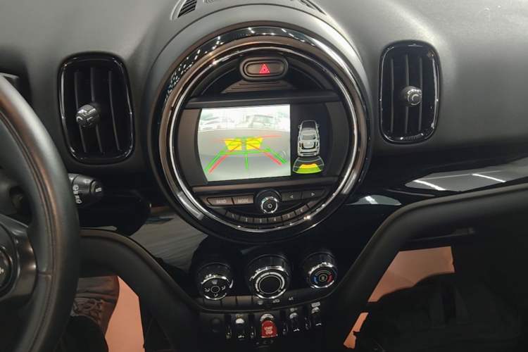 Used MINI Countryman 2017 1.5T COOPER Audio And AC Panel
