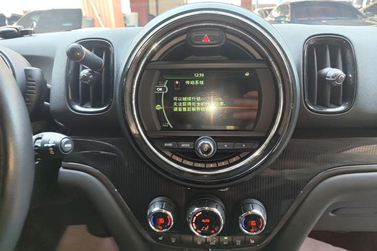 Used MINI Countryman 2017 1.5T COOPER ALL4 Traveler Audio And AC Panel