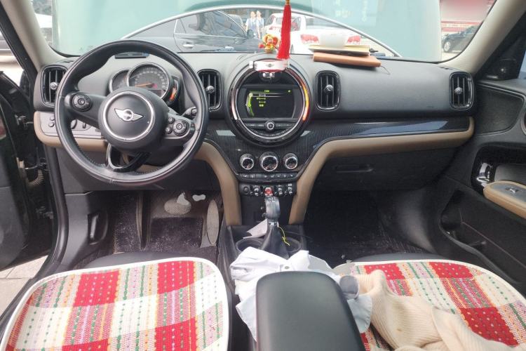 Used MINI Countryman 2017 1.5T COOPER ALL4 Traveler Center Console