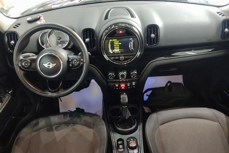 Used MINI Countryman 2017 1.5T COOPER Center Console