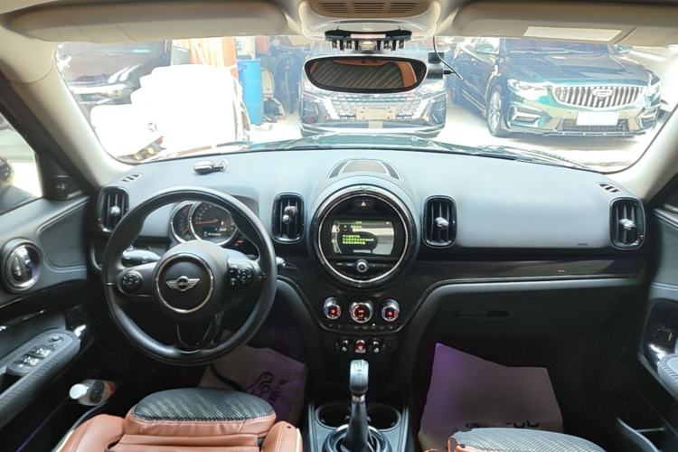 Used MINI Countryman 2017 1.5T COOPER ALL4 Traveler Center Console