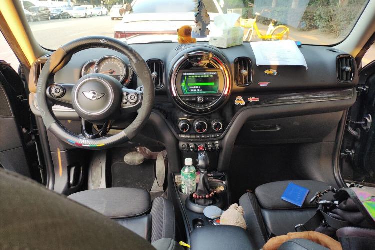 Used MINI Countryman 2017 1.5T COOPER ALL4 Traveler Center Console