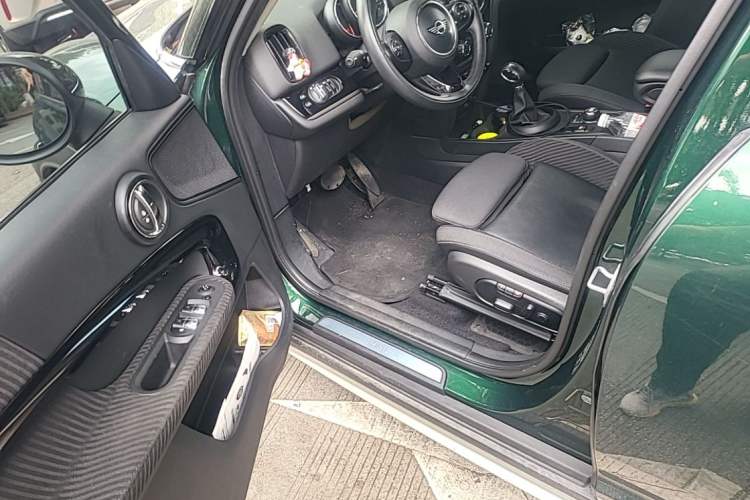 Used MINI Countryman 2017 1.5T COOPER ALL4 Driver Seat