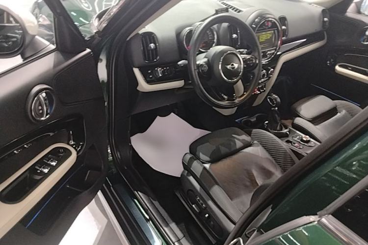 Used MINI Countryman 2017 1.5T COOPER ALL4 Driver Seat