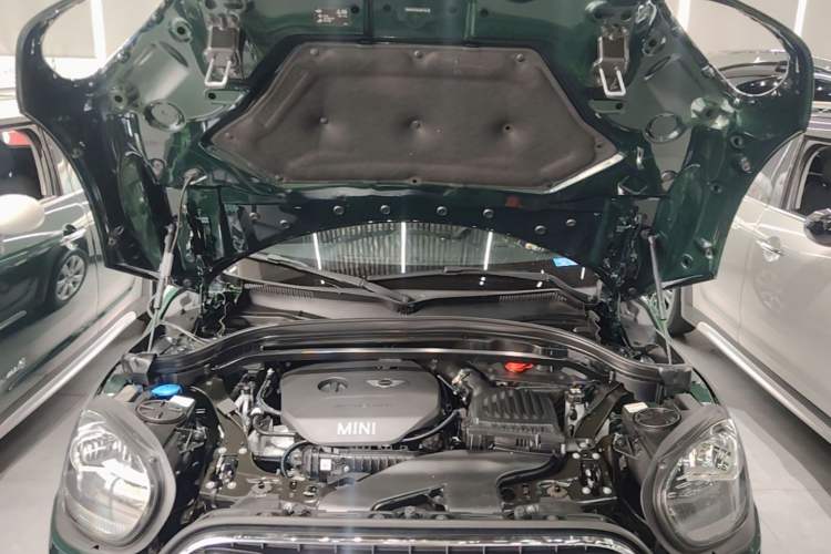 Used MINI Countryman 2017 1.5T COOPER Engine Bay