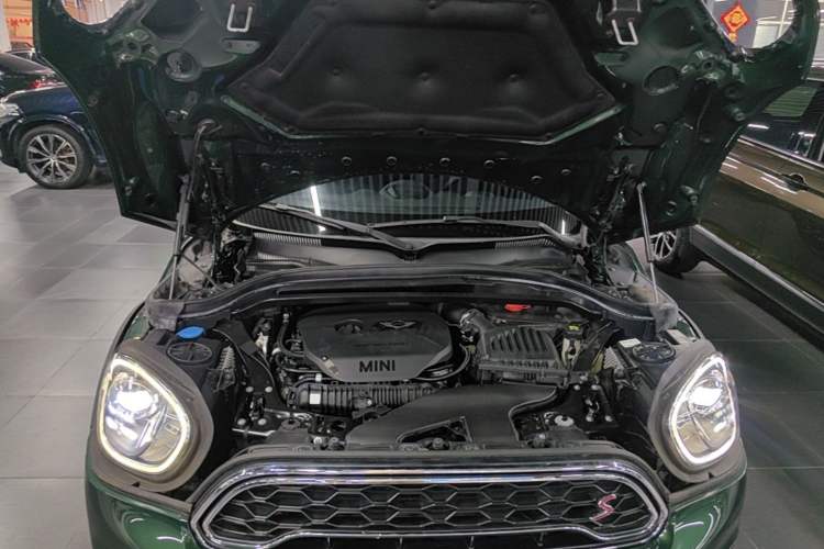 Used MINI Countryman 2017 2.0T COOPER S ALL4 Engine Bay