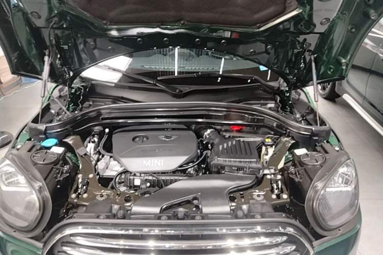 Used MINI Countryman 2017 1.5T COOPER ALL4 Engine Bay