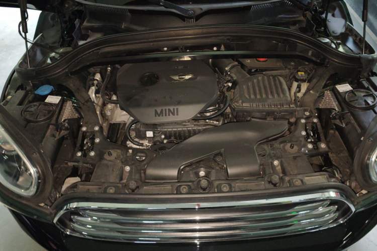 Used MINI Countryman 2017 1.5T COOPER ALL4 Explorer Engine Bay