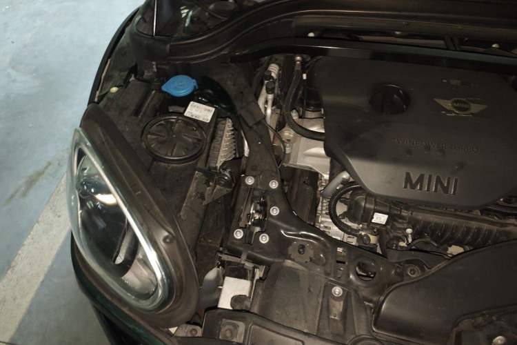 Used MINI Countryman 2017 1.5T COOPER ALL4 Explorer Engine Bay Right