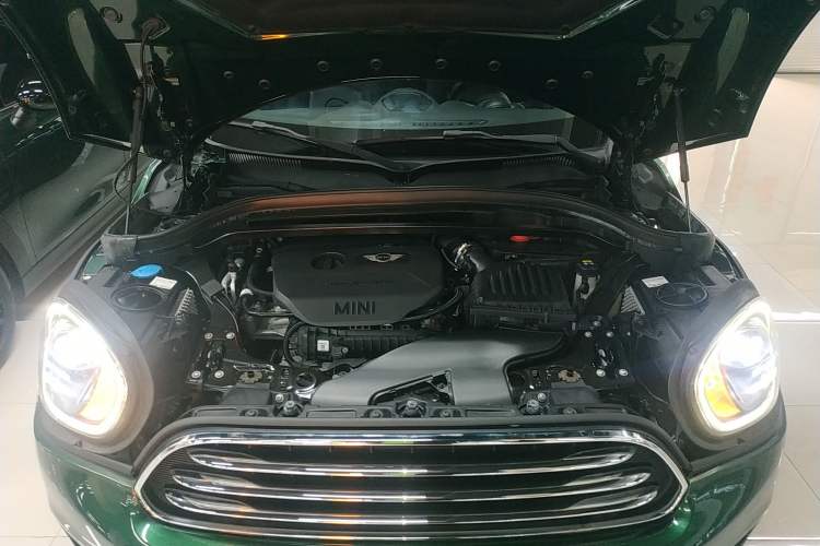 Used MINI Countryman 2017 1.5T COOPER ALL4 Engine Bay