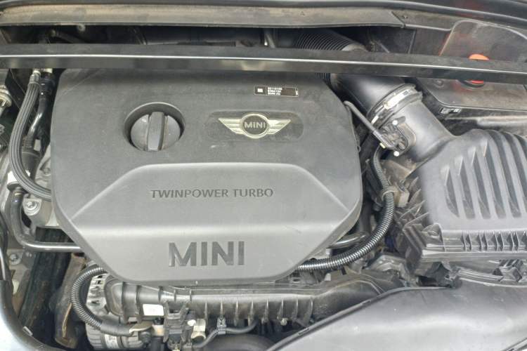 Used MINI Countryman 2017 1.5T COOPER ALL4 Traveler Engine Bay