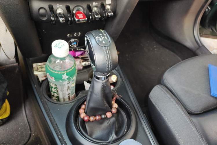 Used MINI Countryman 2017 1.5T COOPER ALL4 Traveler Gear Lever