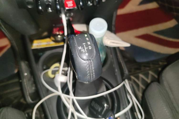 Used MINI Countryman 2017 1.5T COOPER ALL4 Traveler Gear Lever
