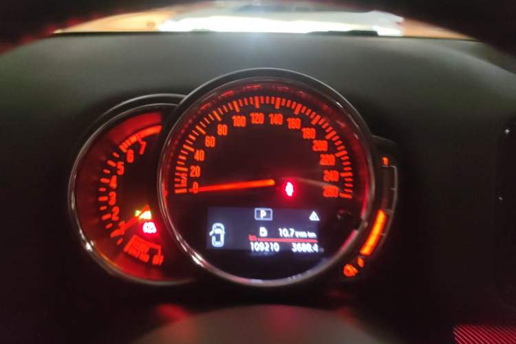 Used MINI Countryman 2017 1.5T COOPER ALL4 Traveler Instrument Cluster