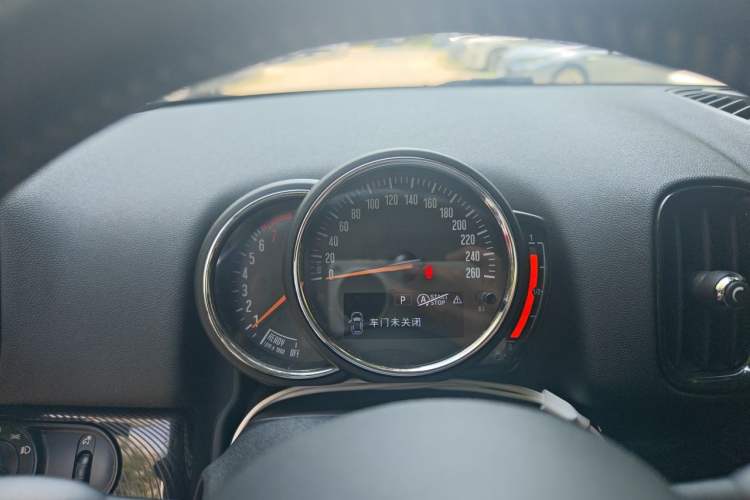 Used MINI Countryman 2017 1.5T COOPER ALL4 Very Holiday Edition British Green Instrument Cluster