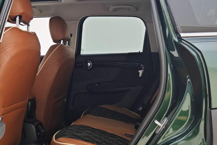 Used MINI Countryman 2017 1.5T COOPER ALL4 Traveler Interior 3