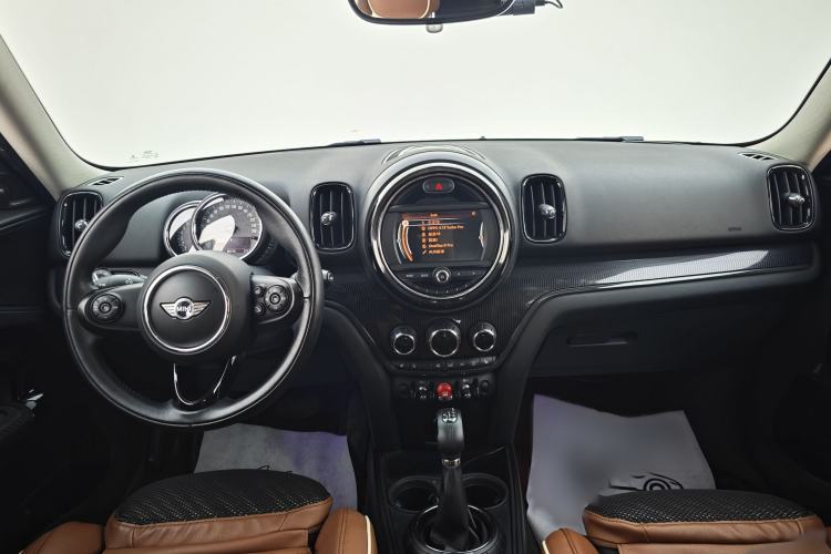 Used MINI Countryman 2017 1.5T COOPER ALL4 Traveler Interior 4