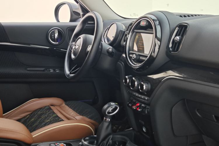 Used MINI Countryman 2017 1.5T COOPER ALL4 Traveler Interior 6