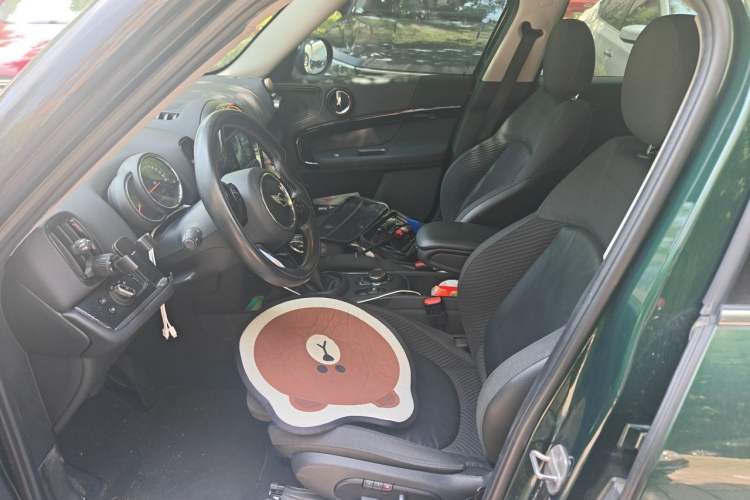 Used MINI Countryman 2017 1.5T COOPER ALL4 Very Holiday Edition British Green Left Front Seat