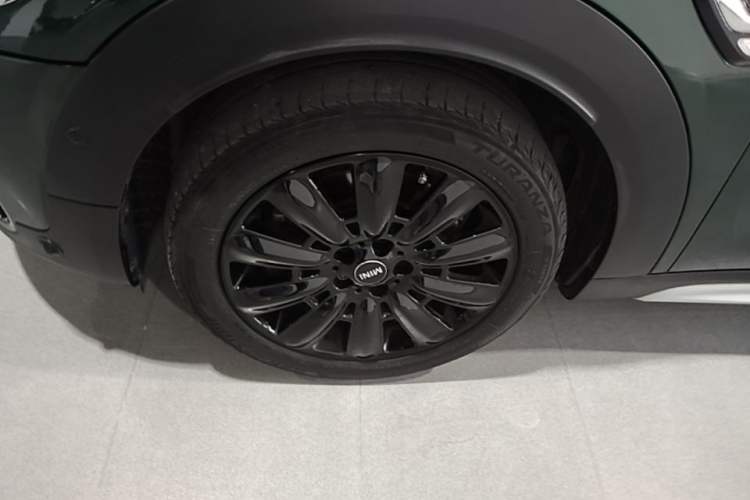 Used MINI Countryman 2017 2.0T COOPER S ALL4 Left Front Wheel Hub