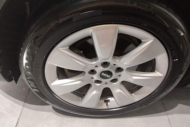 Used MINI Countryman 2017 1.5T COOPER ALL4 Left Front Wheel Hub