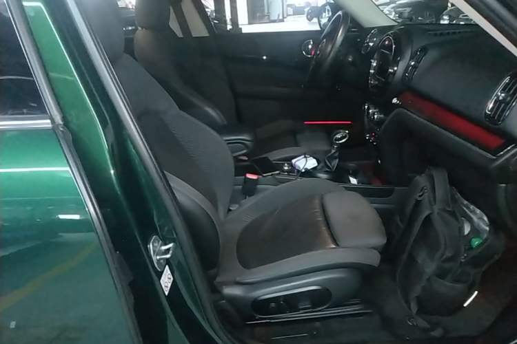 Used MINI Countryman 2017 1.5T COOPER ALL4 Traveler Right Front Seat