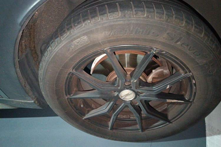 Used MINI Countryman 2017 1.5T COOPER Right Front Wheel Hub