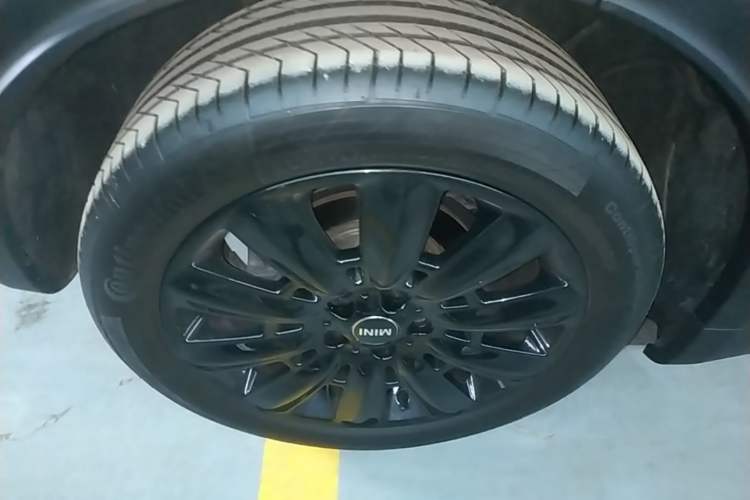 Used MINI Countryman 2017 1.5T COOPER ALL4 Traveler Right Rear Wheel Hub