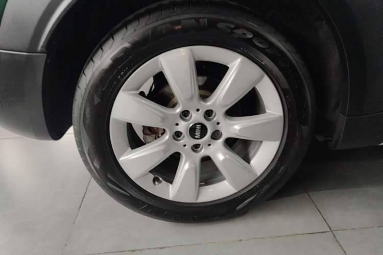 Used MINI Countryman 2017 1.5T COOPER Right Rear Wheel Hub