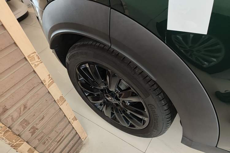 Used MINI Countryman 2017 1.5T COOPER ALL4 Traveler Right Rear Wheel Hub