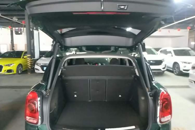 Used MINI Countryman 2017 1.5T COOPER ALL4 Traveler Trunk