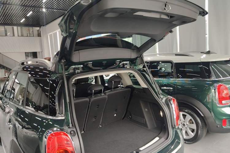 Used MINI Countryman 2017 1.5T COOPER Trunk