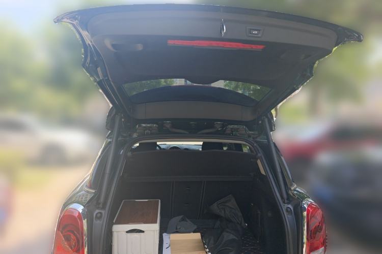 Used MINI Countryman 2017 1.5T COOPER ALL4 Very Holiday Edition British Green Trunk