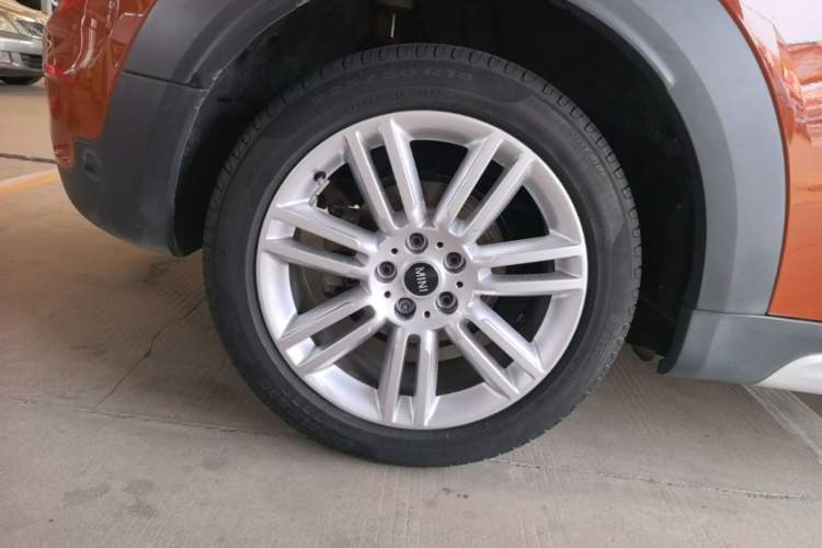 Used MINI Countryman 2017 1.5T COOPER ALL4 Right Rear Wheel Hub