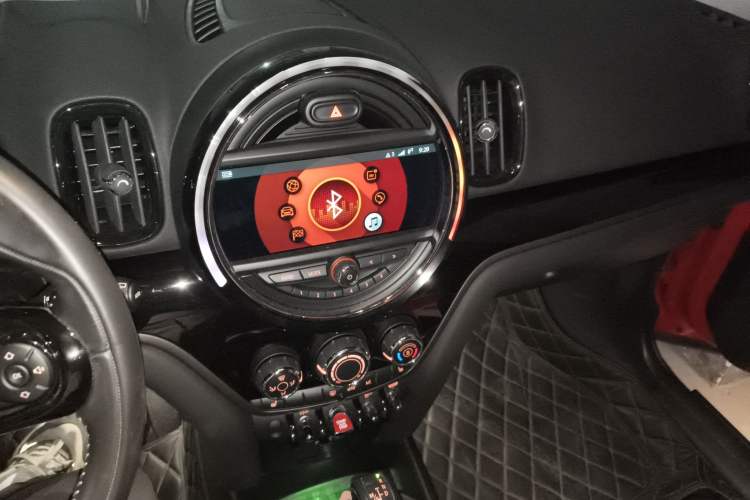 Used MINI Countryman 2017 1.5T COOPER ALL4 Very Holiday Edition Chili Red Audio And AC Panel