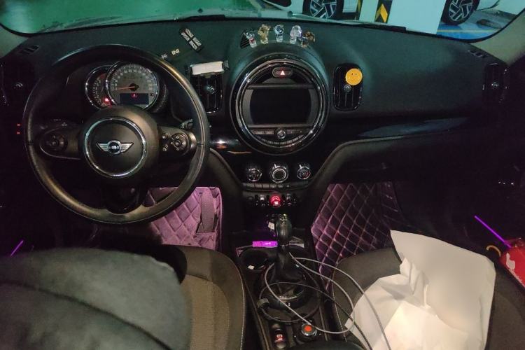Used MINI Countryman 2017 1.5T COOPER Center Console