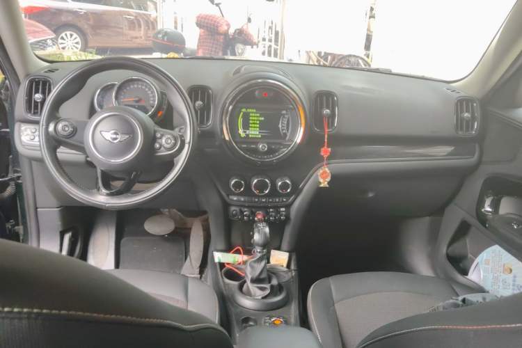 Used MINI Countryman 2017 1.5T COOPER Explorer Center Console
