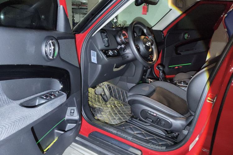 Used MINI Countryman 2017 1.5T COOPER ALL4 Very Holiday Edition Chili Red Driver Seat